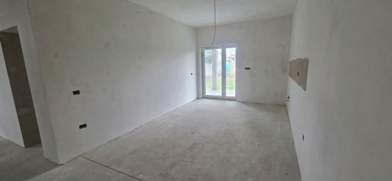 Duplex spatios cu teren de 442 mp, toate utilitatile - Giroc 10, foxfort.ro