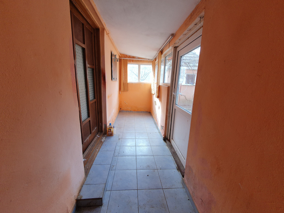 Casa de vanzare cu 3 camere si teren de 1008 mp - Deta 8, foxfort.ro