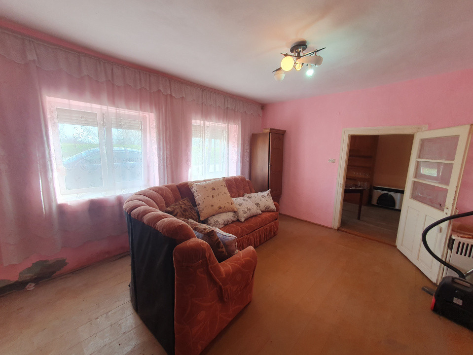 Casa de vanzare cu 3 camere si teren de 1008 mp - Deta 20, foxfort.ro