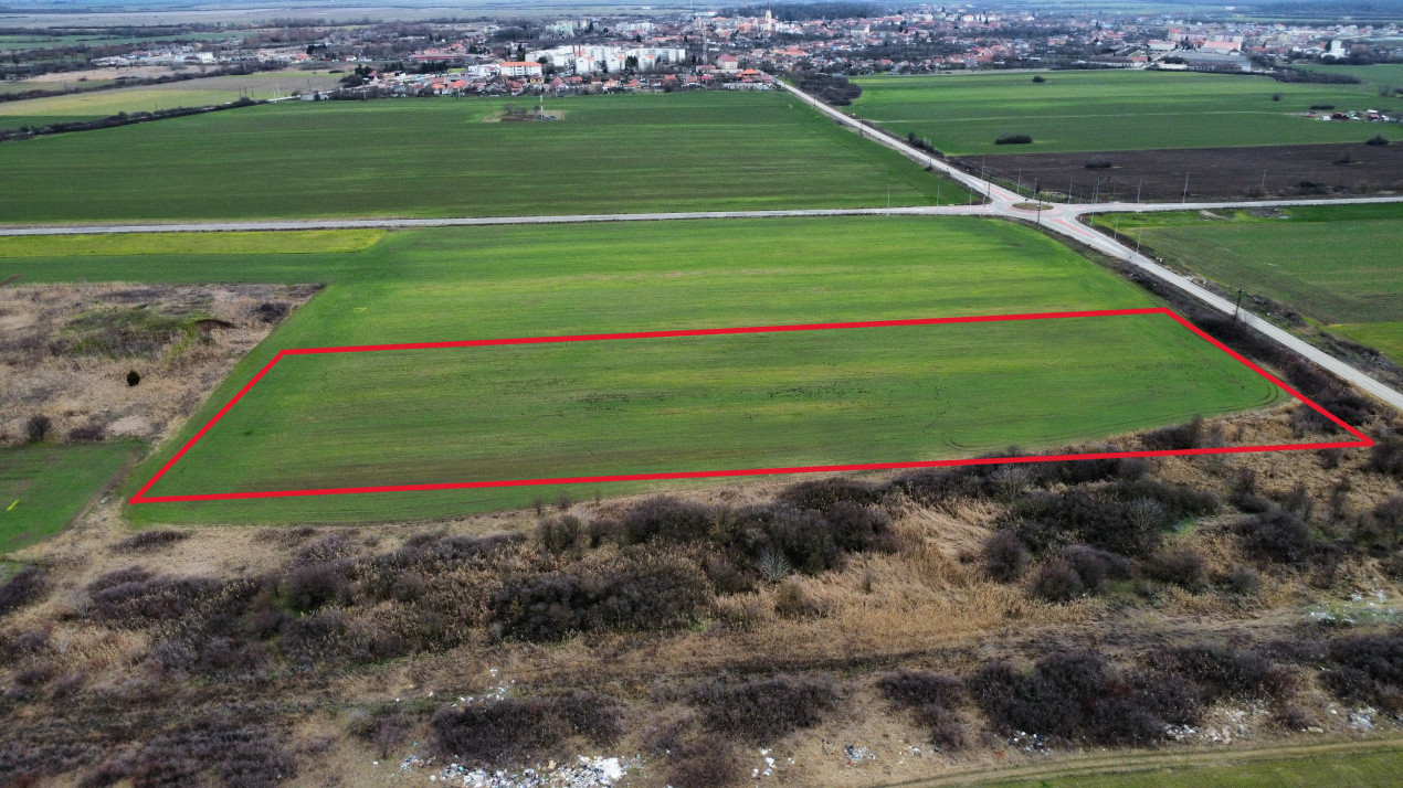 Teren industrial de vanzare de 25.000 mp, zona Deta 6, foxfort.ro