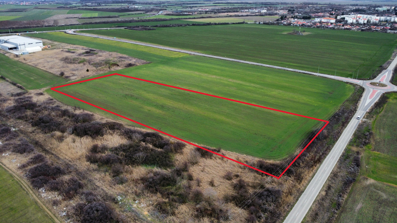 Teren industrial de vanzare de 25.000 mp, zona Deta 7, foxfort.ro