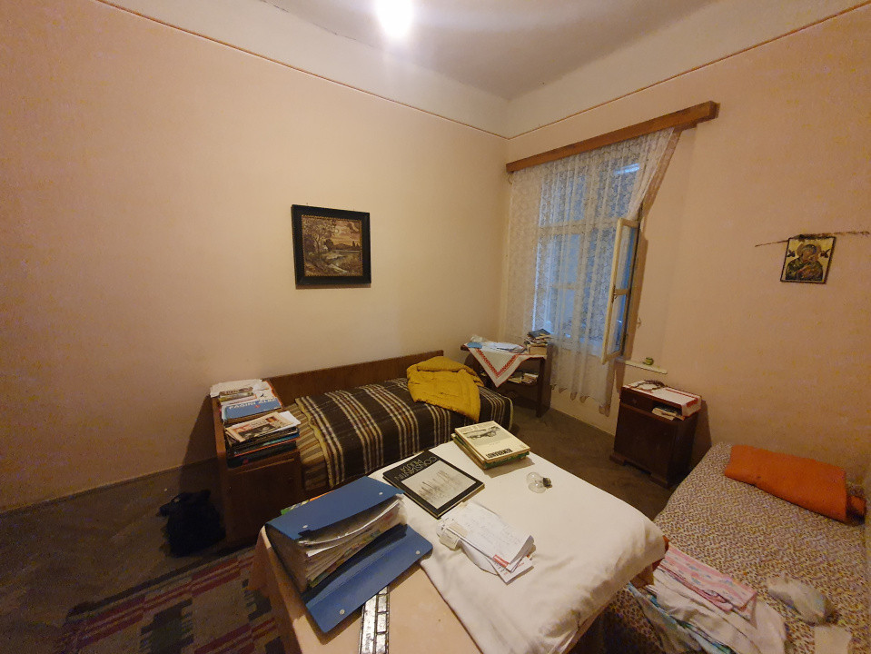 Apartament cu 5 camere de vanzare in Deta, zona Central 7, foxfort.ro