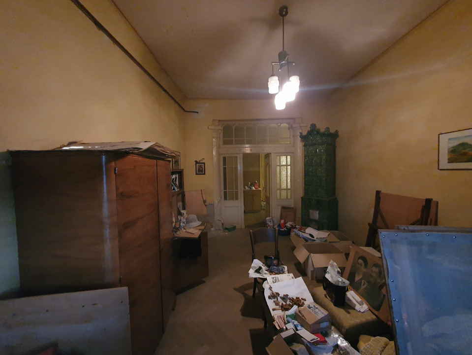 Apartament cu 5 camere de vanzare in Deta, zona Central 11, foxfort.ro