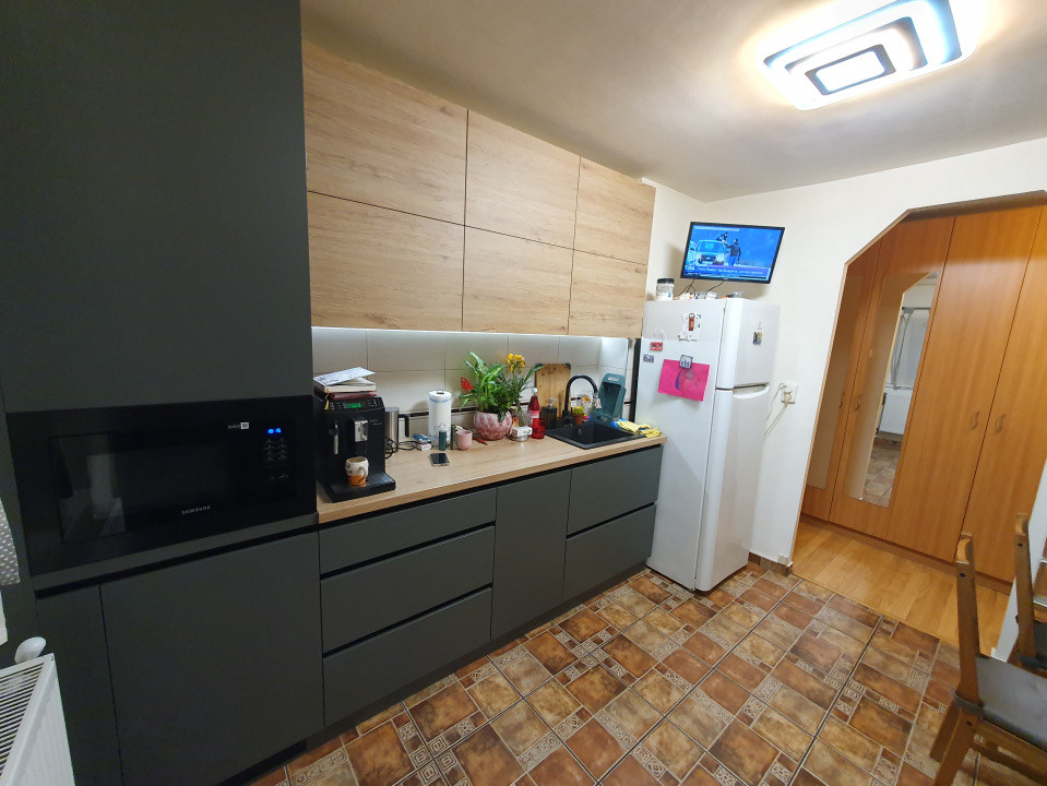 Apartament cu 2 camere, etaj 2 - zona Dambovita 3, foxfort.ro