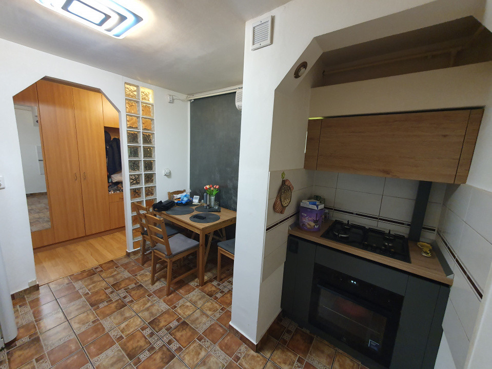 Apartament cu 2 camere, etaj 2 - zona Dambovita 4, foxfort.ro