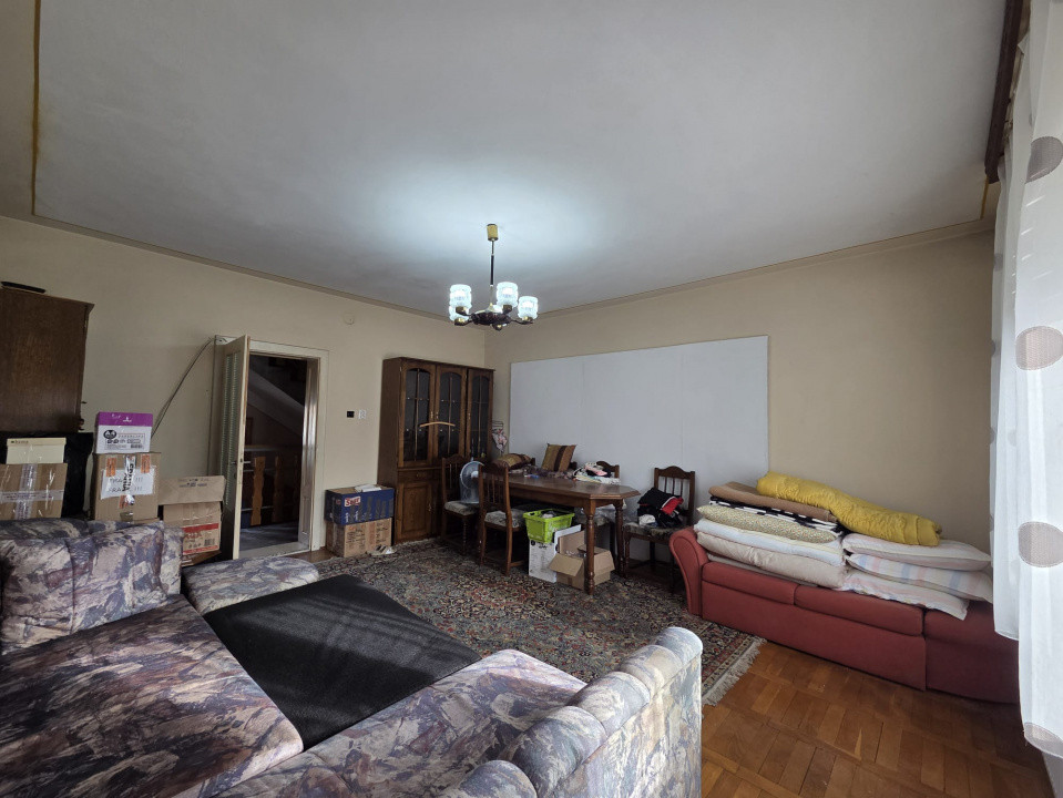 Casa individuala de vanzare | Zona UTA |Amprenta la sol 164 mp P+2 | Comision 0% 7, foxfort.ro