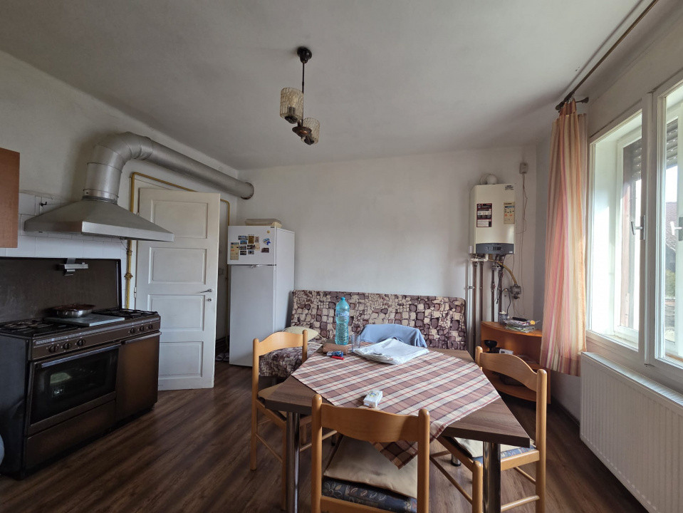 Casa individuala de vanzare | Zona UTA |Amprenta la sol 164 mp P+2 | Comision 0% 8, foxfort.ro