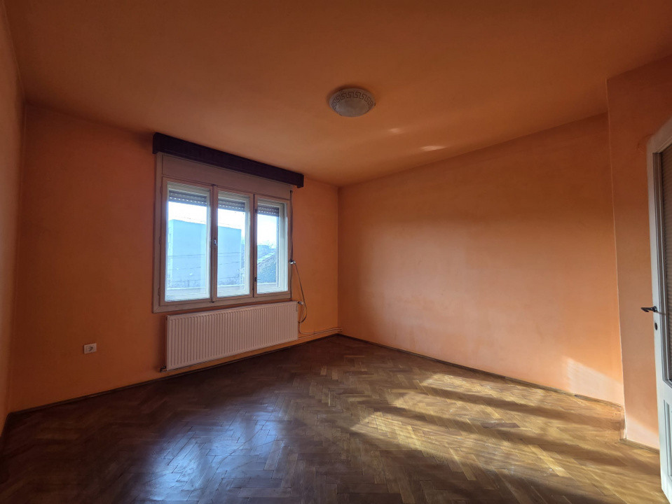 Casa individuala de vanzare | Zona UTA |Amprenta la sol 164 mp P+2 | Comision 0% 10, foxfort.ro