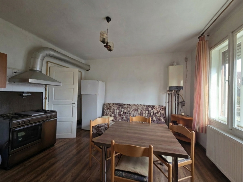 Casa de vanzare Parter + 2 Etaje |7camere | 350 mp utili | Zona UTA 9, foxfort.ro