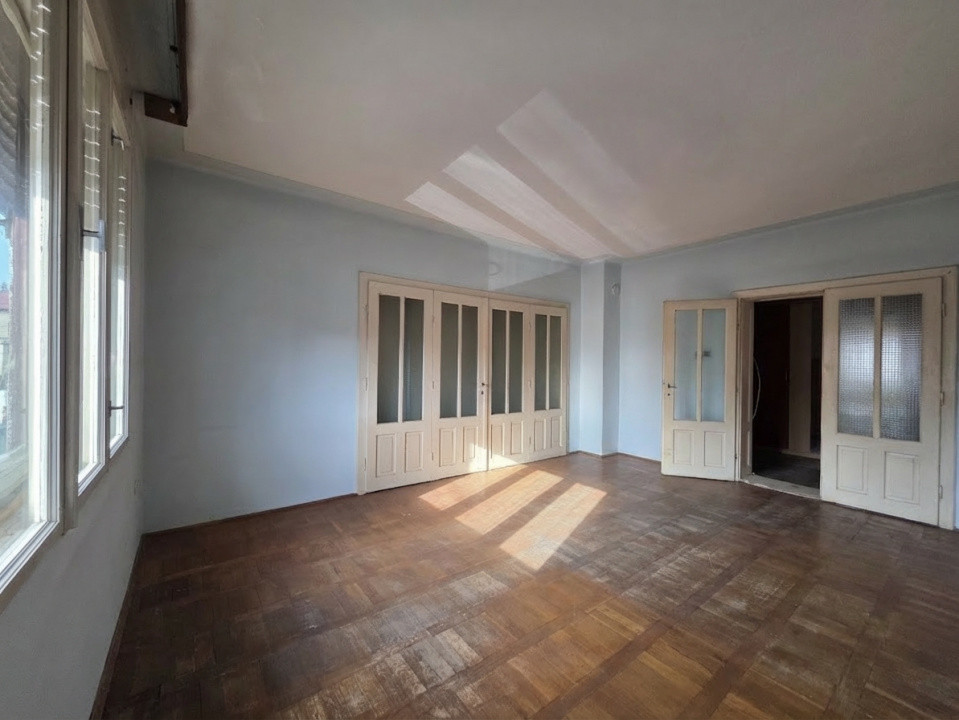 Casa de vanzare Parter + 2 Etaje |7camere | 350 mp utili | Zona UTA 5, foxfort.ro