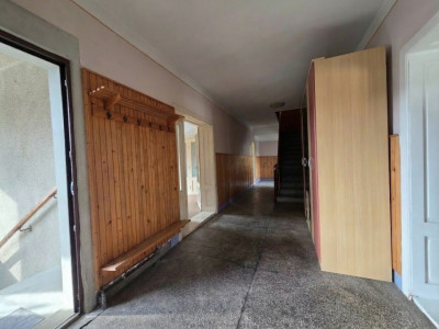 Casa de vanzare Parter + 2 Etaje |7camere | 350 mp utili | Zona UTA imagine mica 7, foxfort.ro