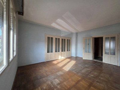 Casa de vanzare Parter + 2 Etaje |7camere | 350 mp utili | Zona UTA imagine mica 5, foxfort.ro