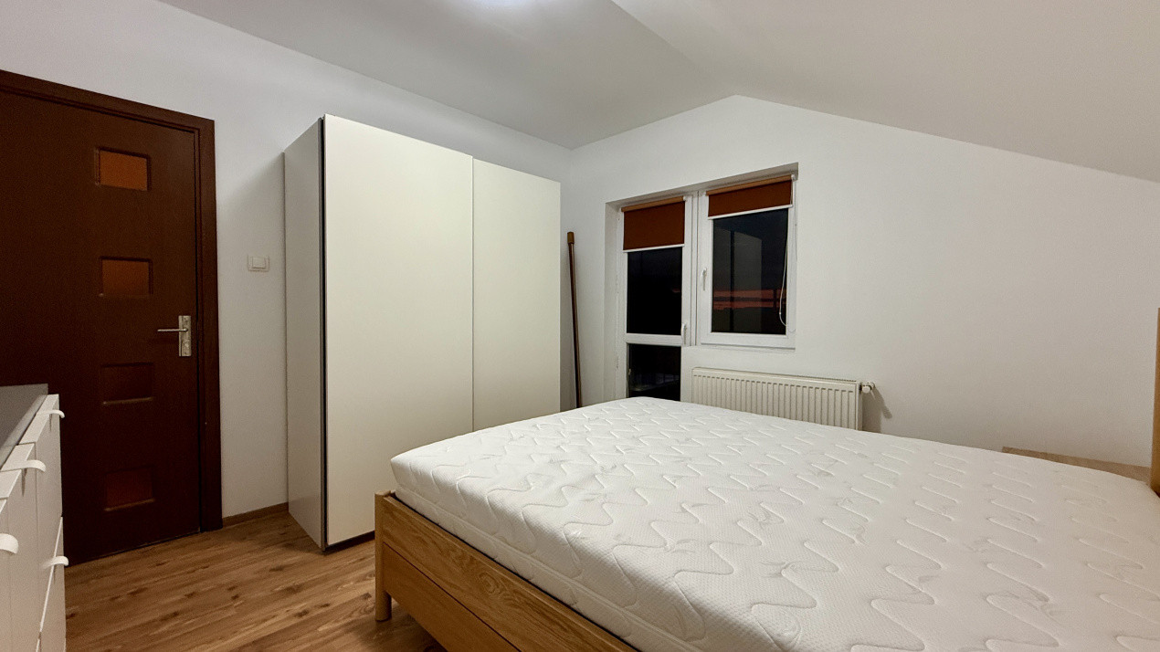 Apartament de inchiriat 3 camere, zona Lipovei 4, foxfort.ro