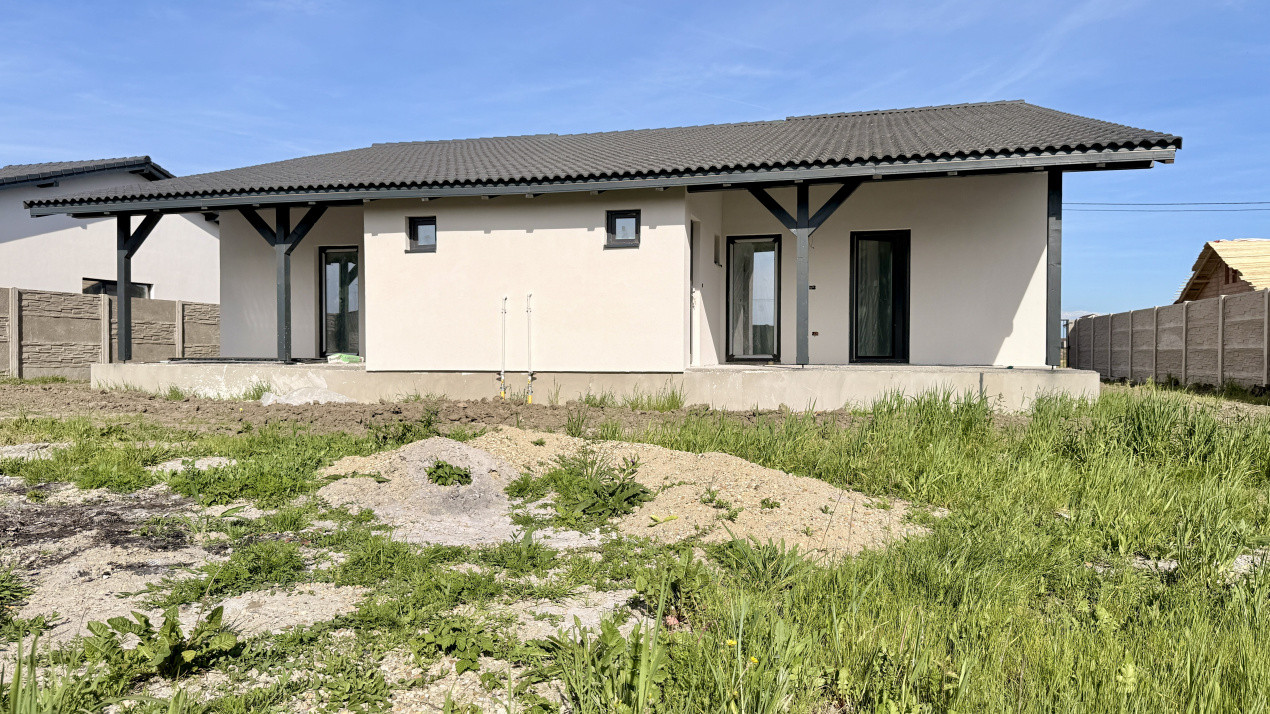 Duplex de vanzare, 3 camere pe parter + pod - Mosnita Veche 1, foxfort.ro