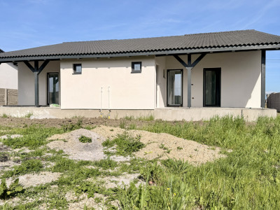 Duplex de vanzare, 3 camere pe parter + pod - Mosnita Veche