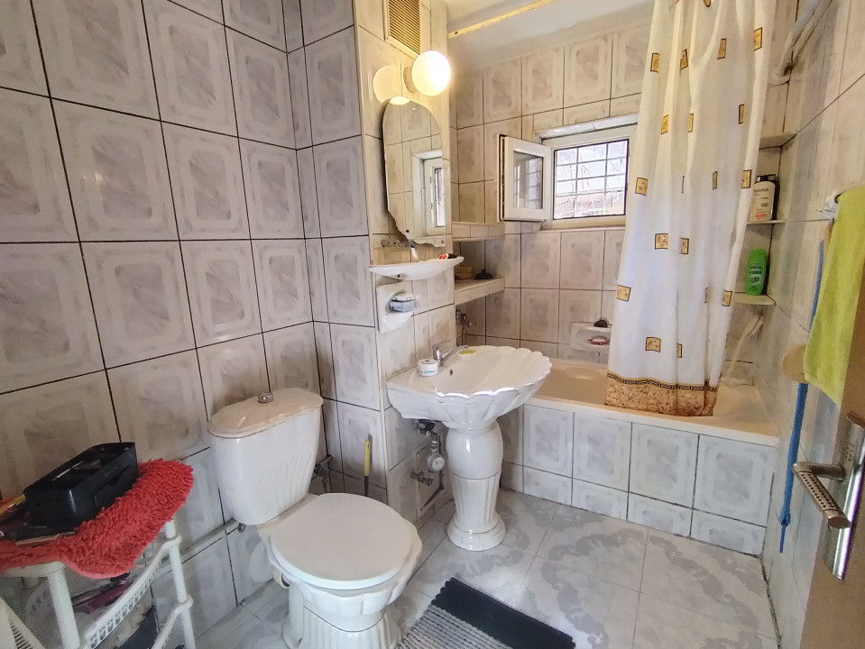 Apartament cu 3 camere de vanzare in Timisoara, zona Vladeasa 6, foxfort.ro