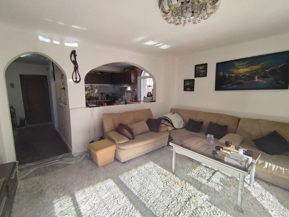 Apartament cu 3 camere de vanzare in Timisoara, zona Vladeasa 10, foxfort.ro