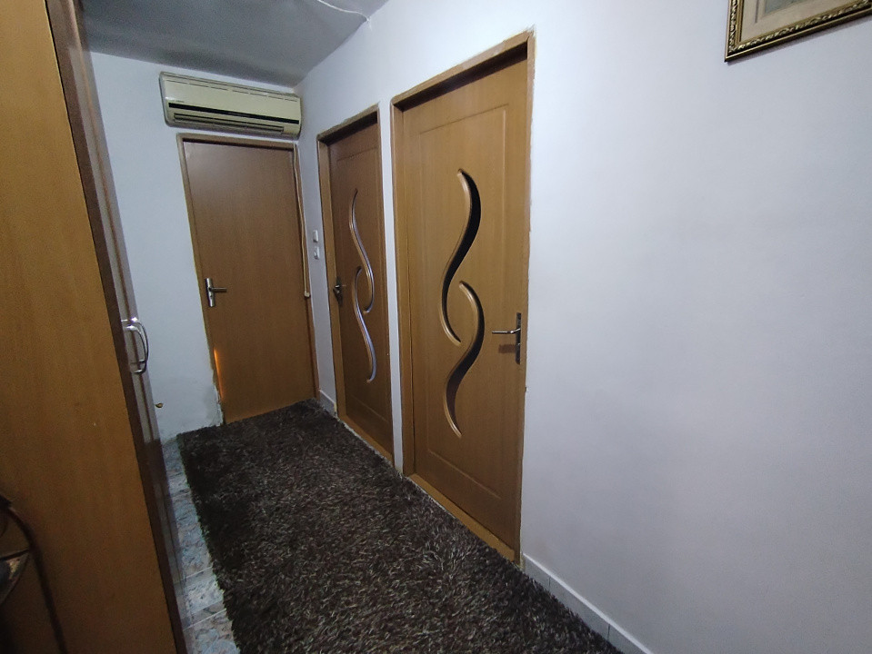 Apartament cu 3 camere de vanzare in Timisoara, zona Vladeasa 15, foxfort.ro