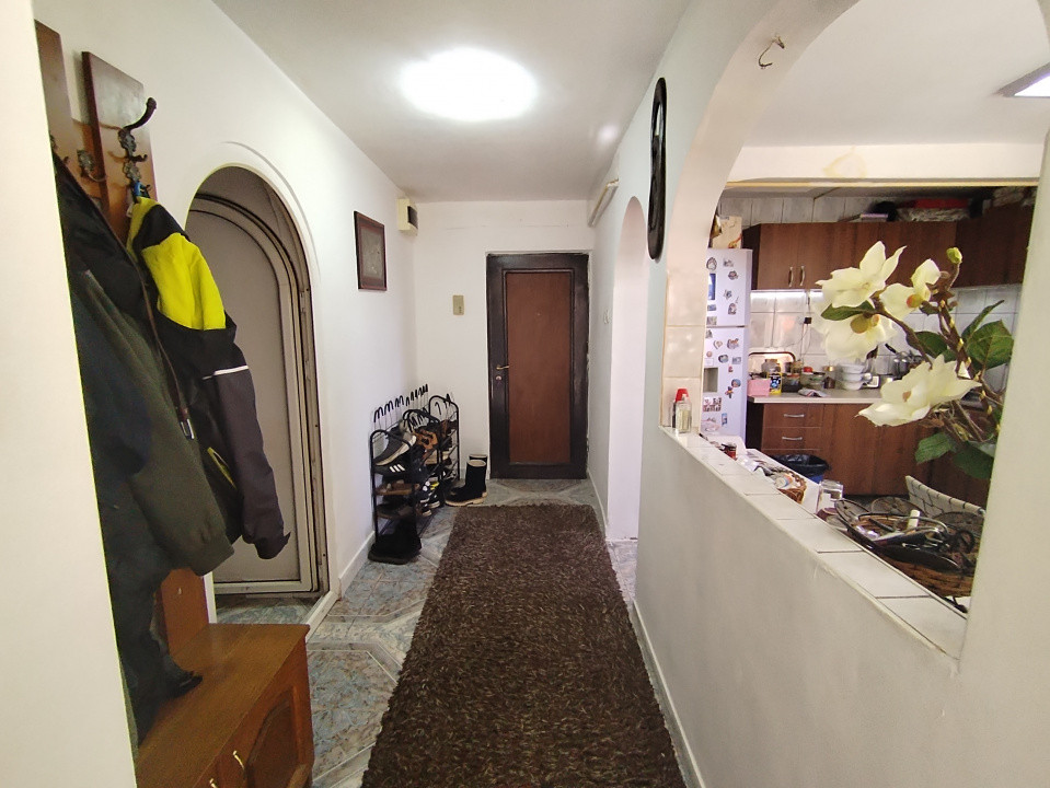 Apartament cu 3 camere de vanzare in Timisoara, zona Vladeasa 17, foxfort.ro