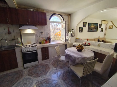 Apartament cu 3 camere de vanzare in Timisoara, zona Vladeasa imagine mica 8, foxfort.ro