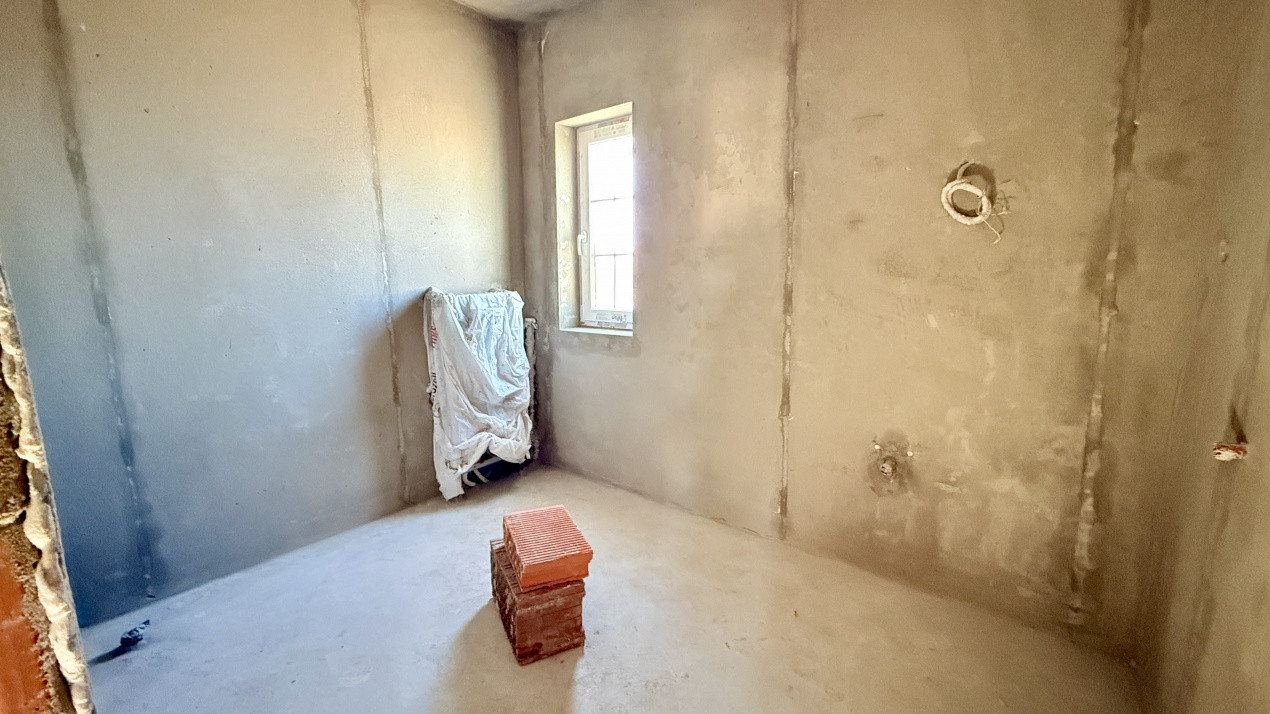 Duplex 3 camere, despartit prin camera tehnica, in spate la Lidl 9, foxfort.ro