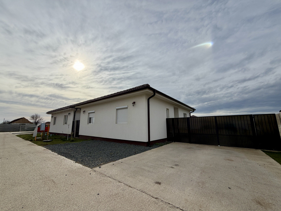 Casa individuala cu 3 camere pe parter - predare la cheie - in Sanandrei 1, foxfort.ro