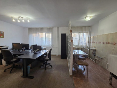 Apartament 2 camere de vanzare in Arad, Strada Praporgescu, locuinta / birou imagine mica 2, foxfort.ro