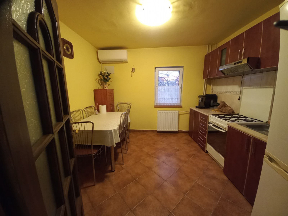 Apartament 3 camere semidecomandat - zona Aradului 6, foxfort.ro