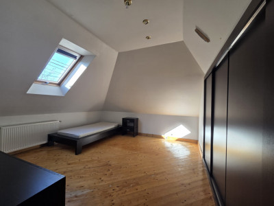 š” CasÄ spaČioasÄ 200 mp utili, complet mobilatÄ Či utilatÄ ā Arad ā 187.000 ⬠imagine mica 7, foxfort.ro