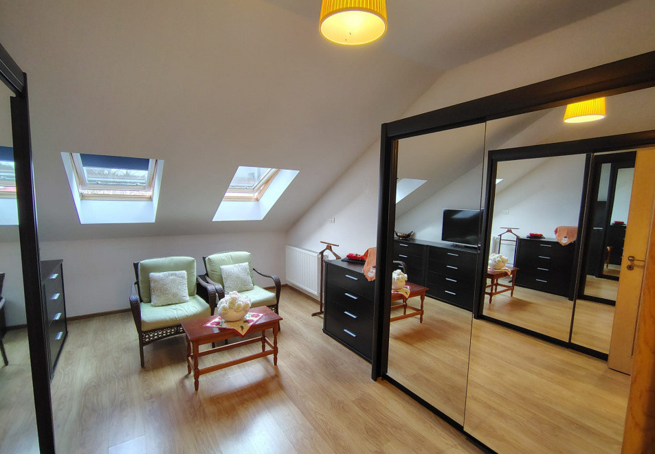 Casa insiruita - 3 camere, 107 mp utili in ansamblu privat (2987 mp), Dumbravita 4, foxfort.ro