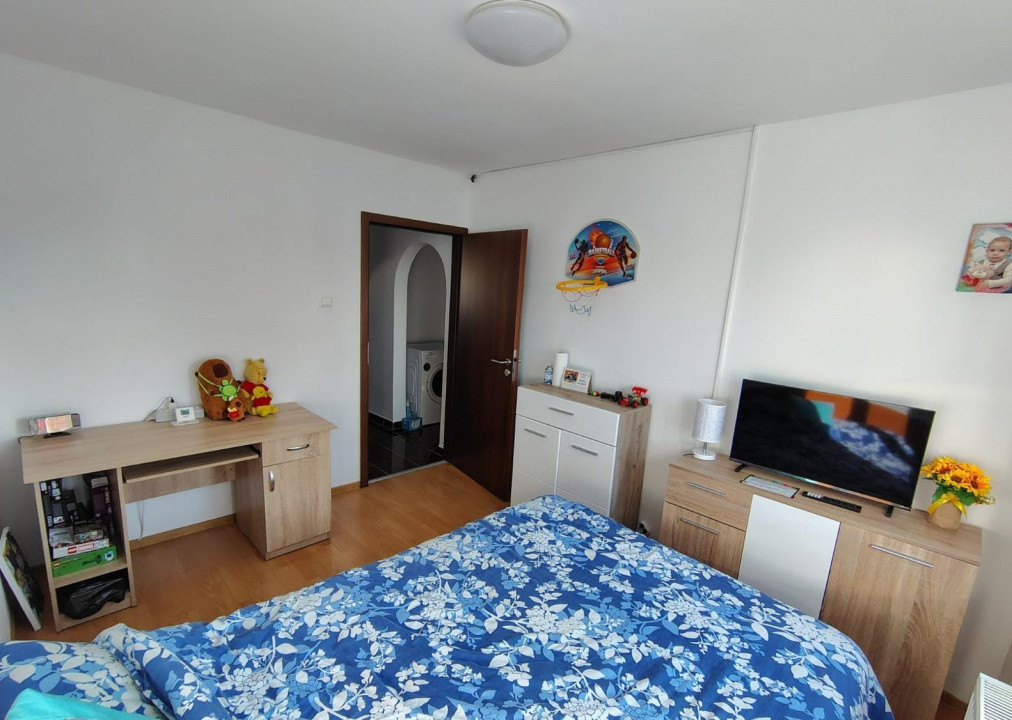 Apartament cu 3 camere si 2 balcoane, in Timisoara, zona Girocului 12, foxfort.ro