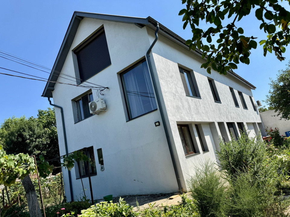 Casa individuala cu 6 camere si teren de 850 mp de vanzare - zona Modern 1, foxfort.ro