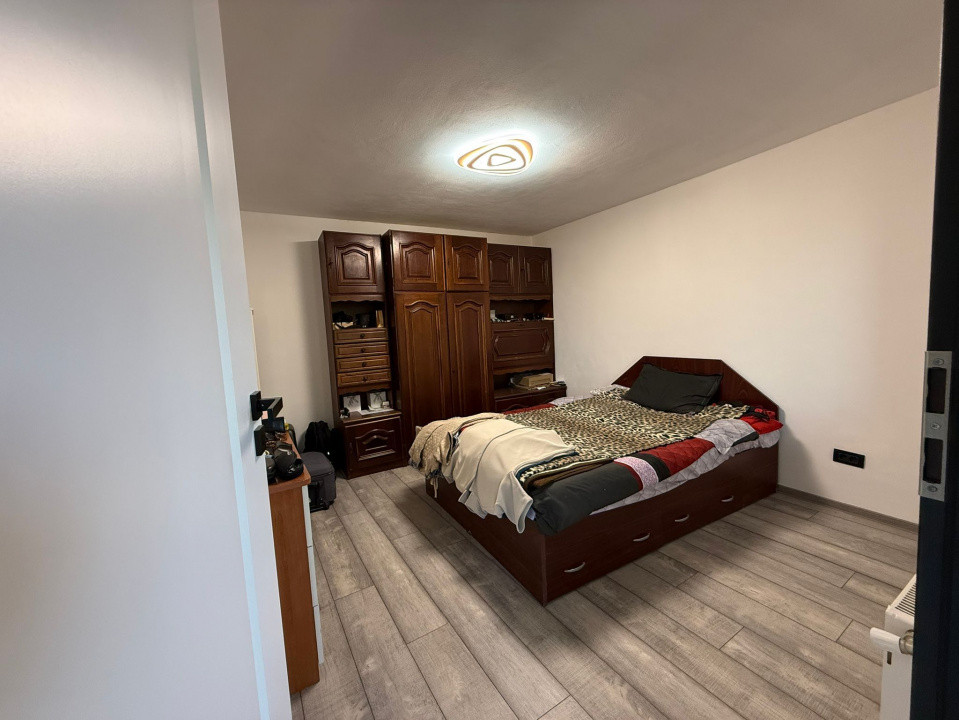 Casa individuala cu 6 camere si teren de 850 mp de vanzare - zona Modern 8, foxfort.ro