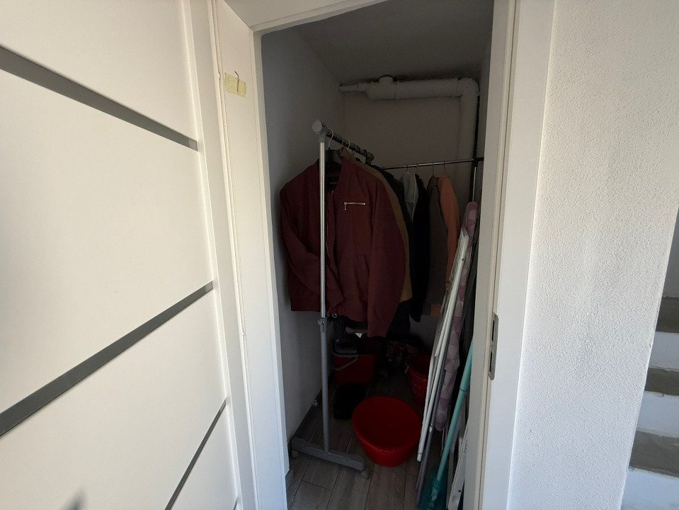 Casa individuala cu 6 camere si teren de 850 mp de vanzare - zona Modern 15, foxfort.ro