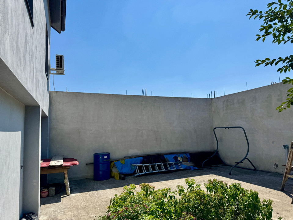 Casa individuala cu 6 camere si teren de 850 mp de vanzare - zona Modern 16, foxfort.ro