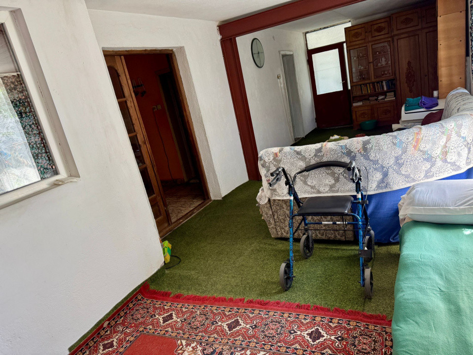 Casa individuala cu 6 camere si teren de 850 mp de vanzare - zona Modern 18, foxfort.ro