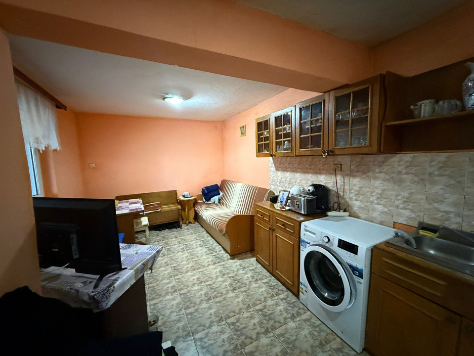 Casa individuala cu 6 camere si teren de 850 mp de vanzare - zona Modern 20, foxfort.ro