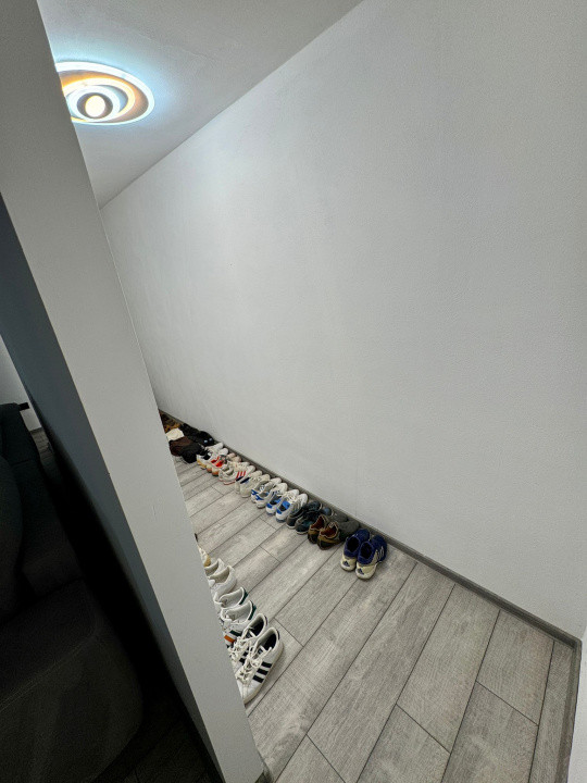 Casa individuala cu 6 camere si teren de 850 mp de vanzare - zona Modern 27, foxfort.ro