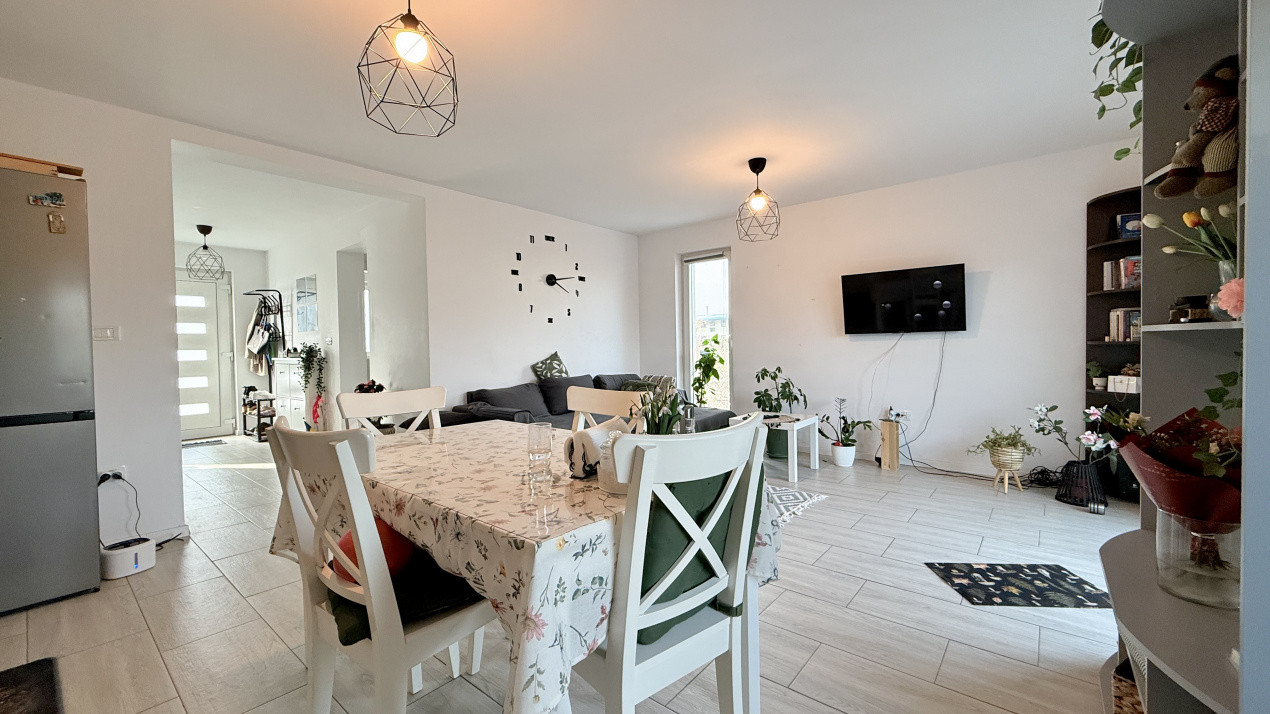 Duplex de vanzare in Sacalaz, 4 camere + 2 bai si toate utilitatile 4, foxfort.ro