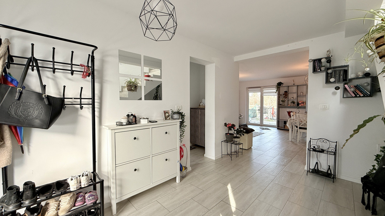 Duplex de vanzare in Sacalaz, 4 camere + 2 bai si toate utilitatile 17, foxfort.ro