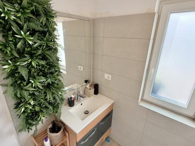 Duplex de vanzare in Sacalaz, 4 camere + 2 bai si toate utilitatile imagine mica 12, foxfort.ro