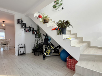 Duplex de vanzare in Sacalaz, 4 camere + 2 bai si toate utilitatile imagine mica 14, foxfort.ro