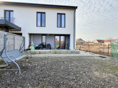 Duplex de vanzare in Sacalaz, 4 camere + 2 bai si toate utilitatile imagine mica 19, foxfort.ro