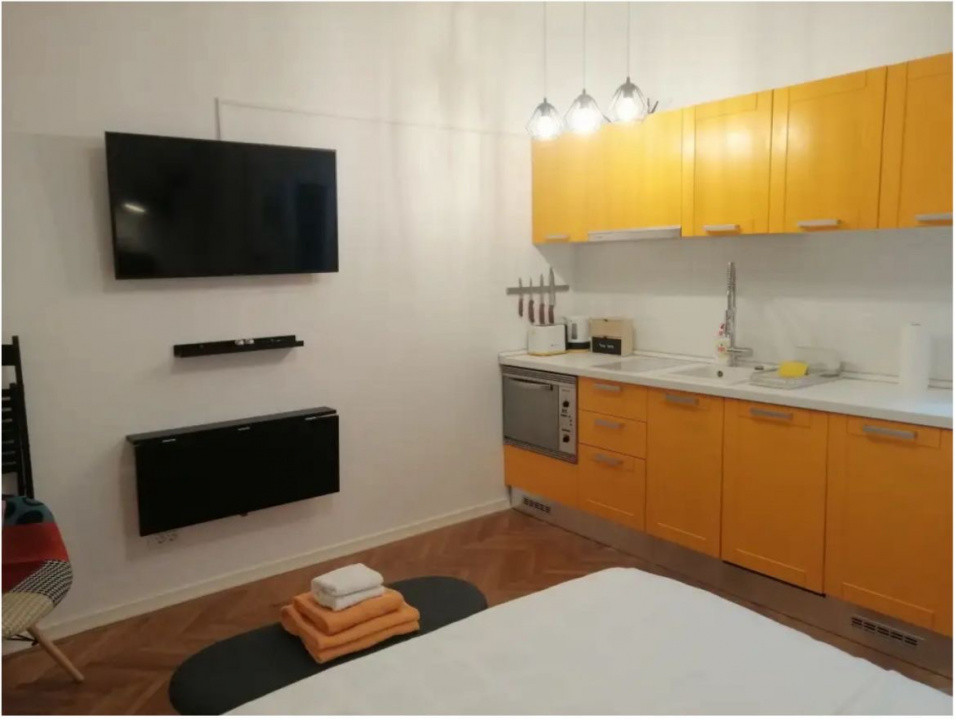 Garsoniera de vanzare in zona Balcescu 9, foxfort.ro