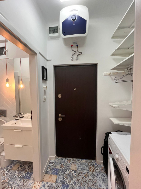 Garsoniera de vanzare in zona Balcescu 10, foxfort.ro