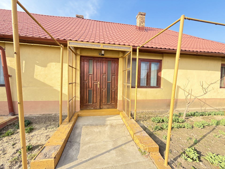 Casa individuala cu 6 camere de vanzare in localitatea Sacalaz, zona Centrala 2, foxfort.ro