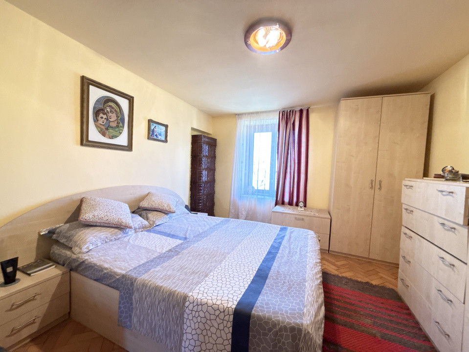 Casa individuala cu 6 camere de vanzare in localitatea Sacalaz, zona Centrala 7, foxfort.ro