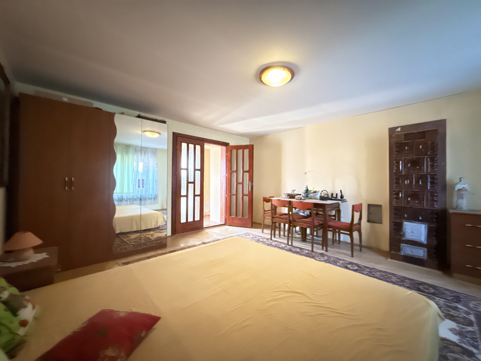 Casa individuala cu 6 camere de vanzare in localitatea Sacalaz, zona Centrala 10, foxfort.ro