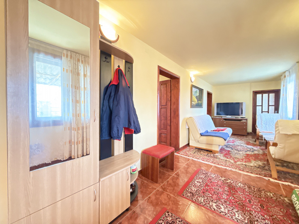 Casa individuala cu 6 camere de vanzare in localitatea Sacalaz, zona Centrala 19, foxfort.ro