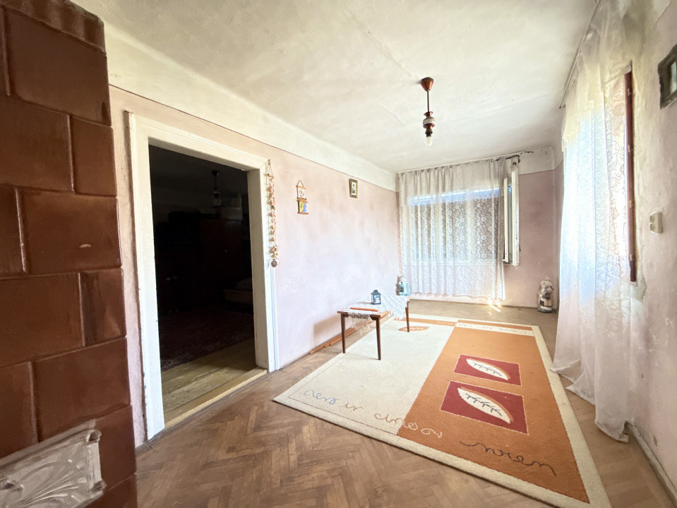 Casa individuala cu 6 camere de vanzare in localitatea Sacalaz, zona Centrala 21, foxfort.ro